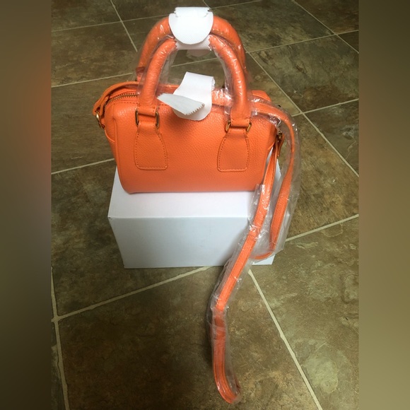 STEVE MADDEN HANDBAG IN THE COLOR ORANGE - Picture 3 of 5